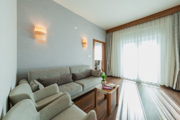 Executive Suite, Boğaz Manzaralı, Jakuzili 3