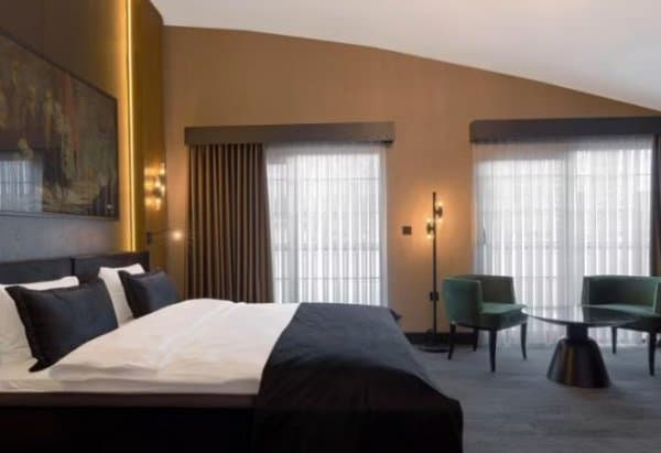 Superior French Oda 2