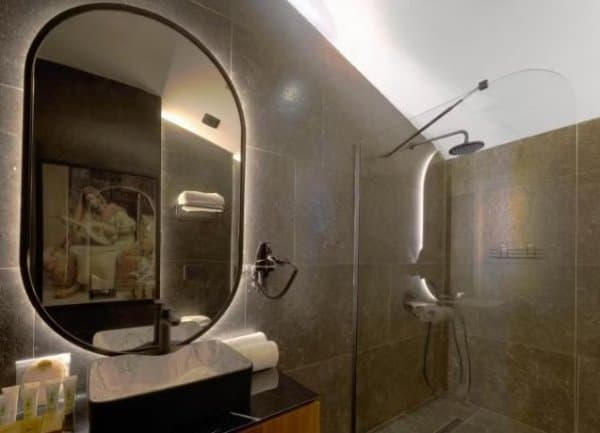 Superior French Oda 4