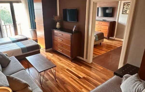 Suite 2 bedroom 1