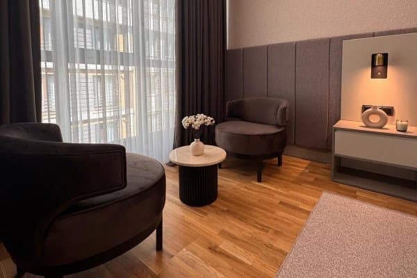 Deluxe French Room 2