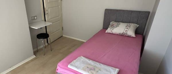 Tek kişilik Oda Kadın 1