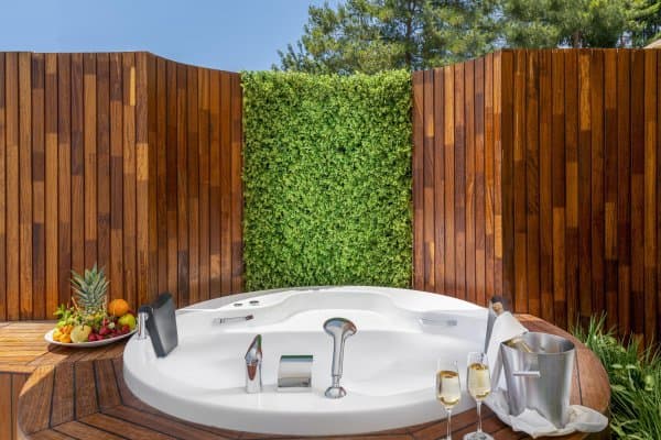 Teras Jakuzili Aile Odası 4