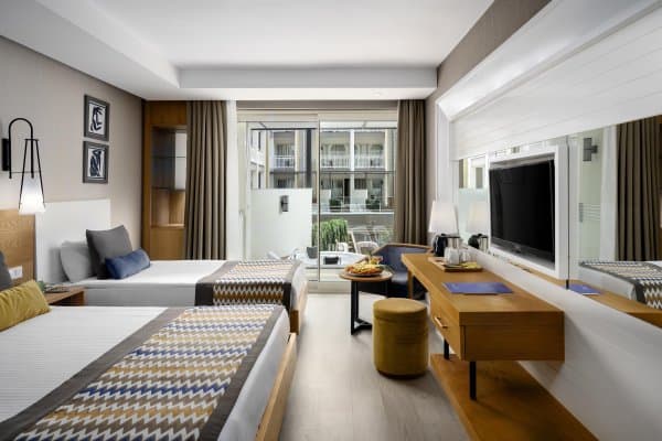 Teras Jakuzili Deniz Manzaralı Oda 1