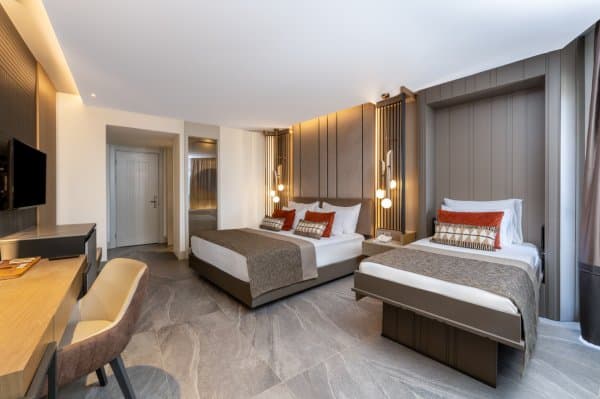 Deniz Manzaralı Superior Oda 1