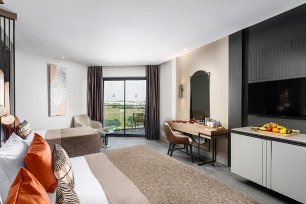 Kara Manzaralı Superior Oda 2