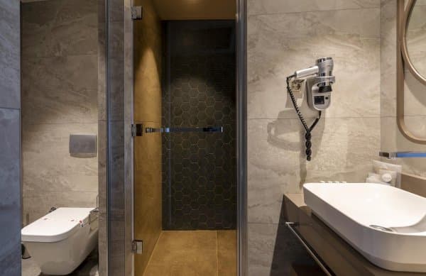 Kara Manzaralı Superior Oda 4