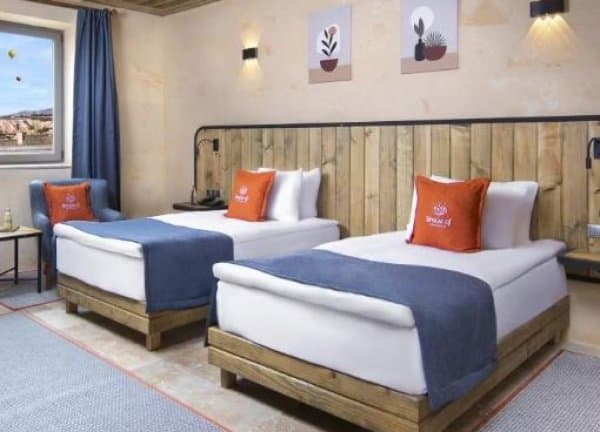 Deluxe King Room 1