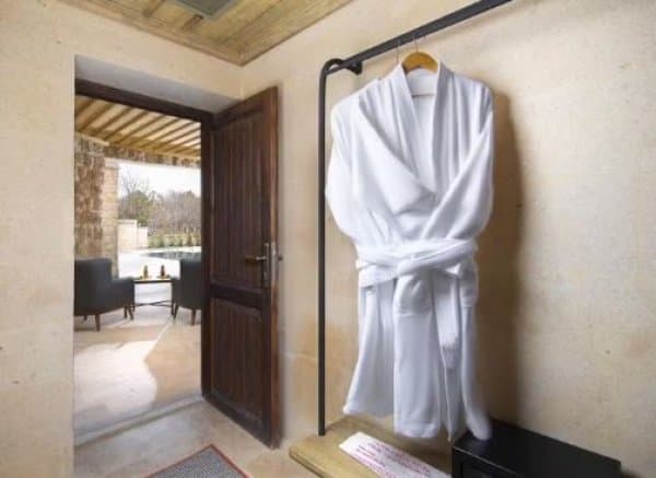 Deluxe King Room 3