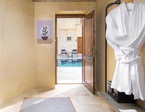 Deluxe King Whit Balcony 3