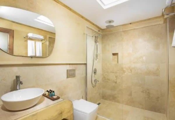Queen Room 4
