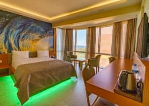 Suit Family Room 1