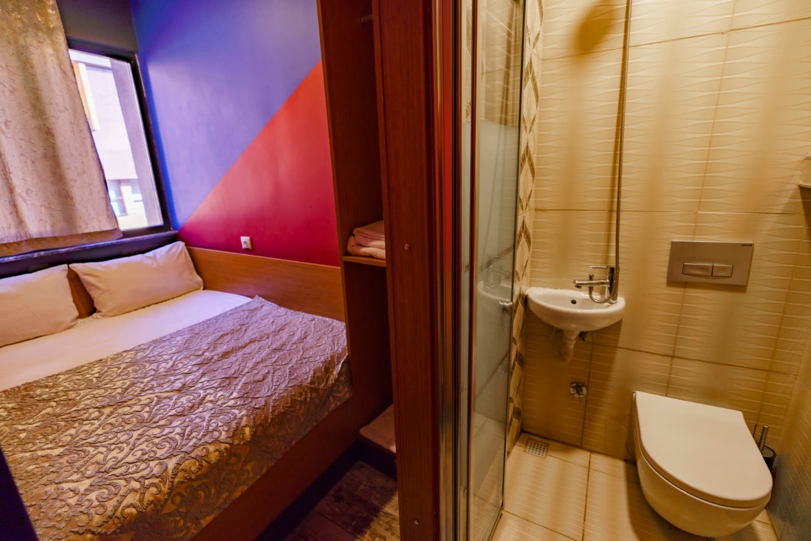 Mini Compact Room 4
