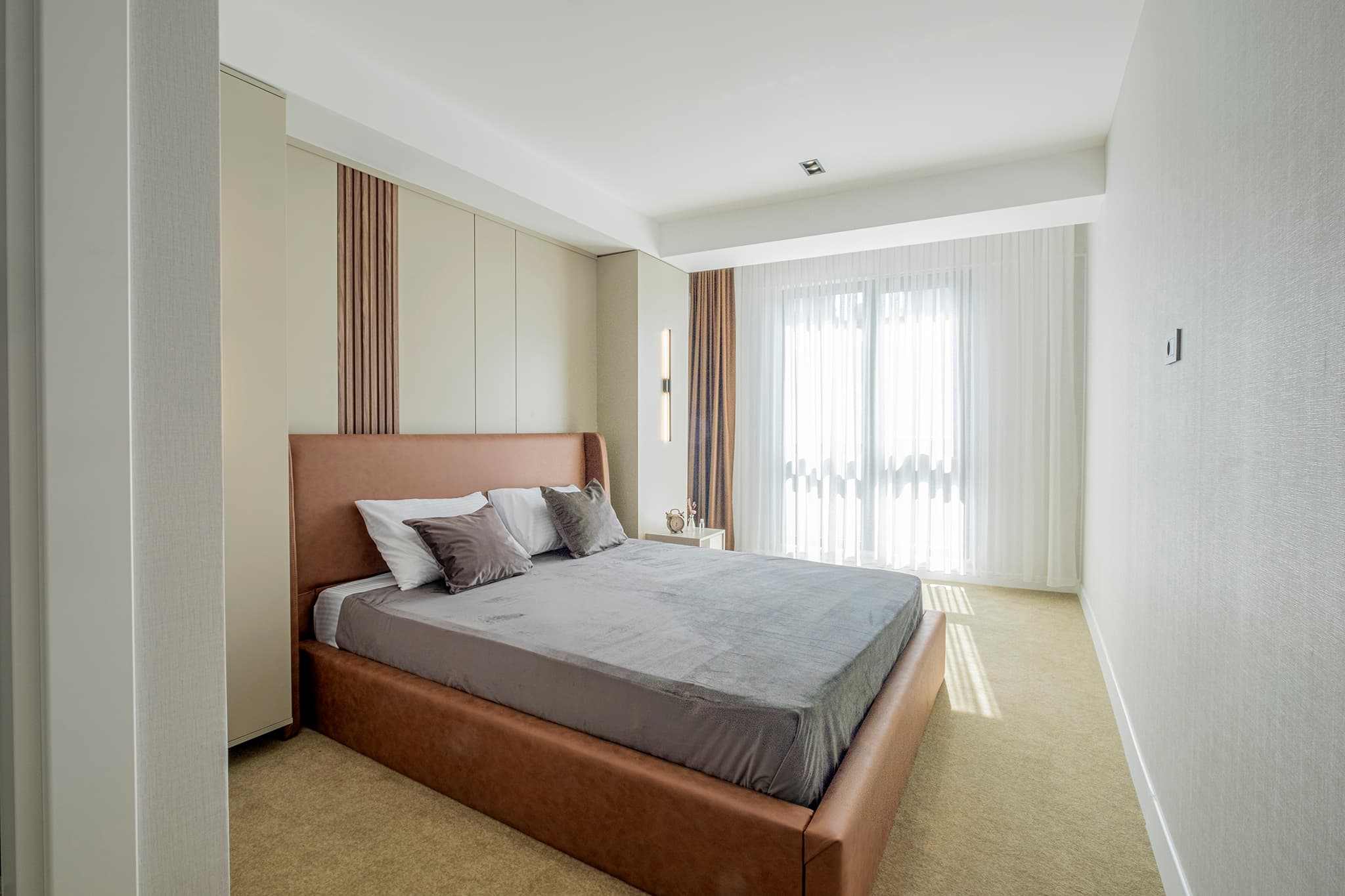FAMILY ROOM 1