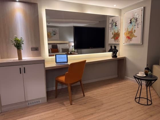 Superior Frech Room 4