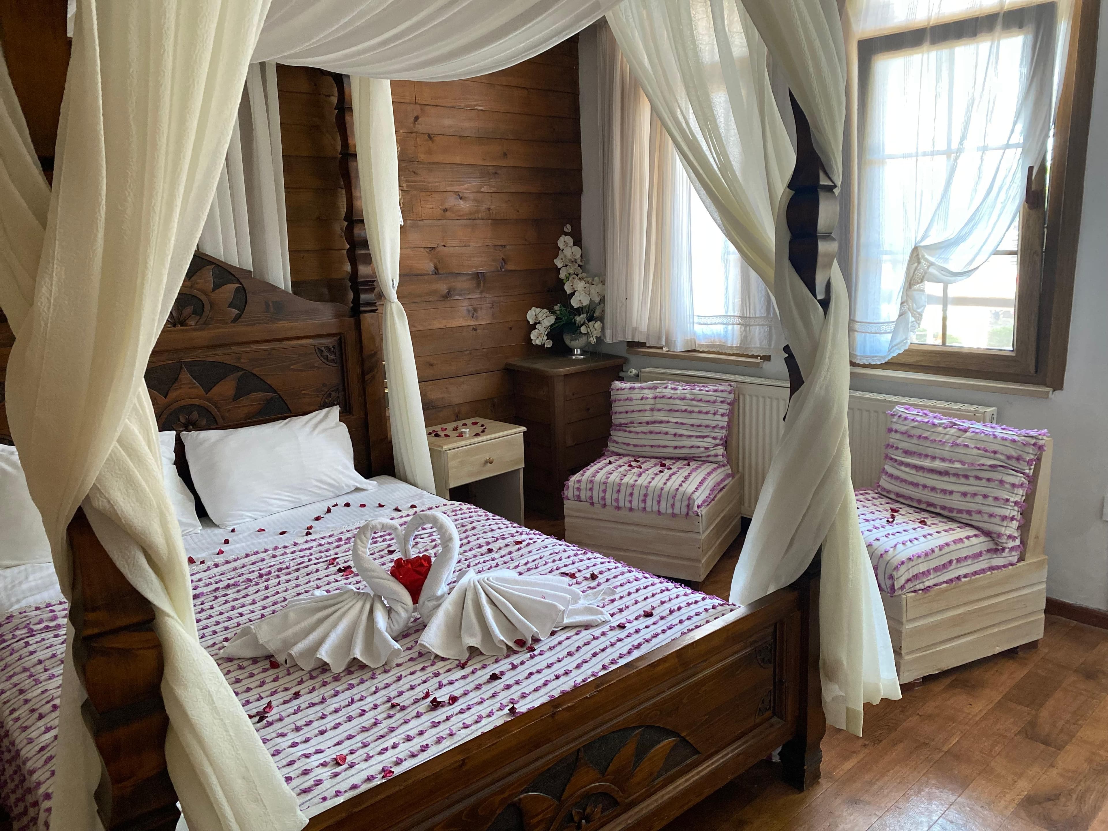 Deluxe Jakuzili Suite - Balayı Özel Odası 1