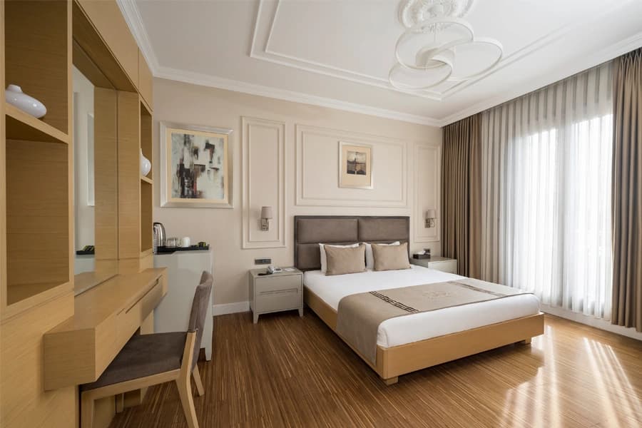 Quenn Sea View with Balcony 1