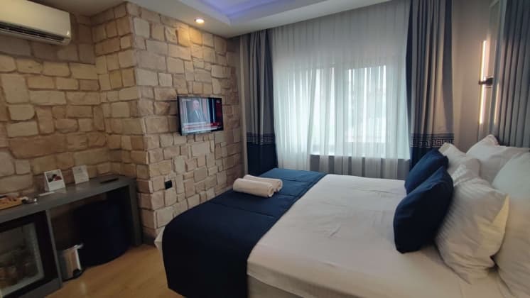 Deluxe Room French Bed Şehir Manzaralı 1
