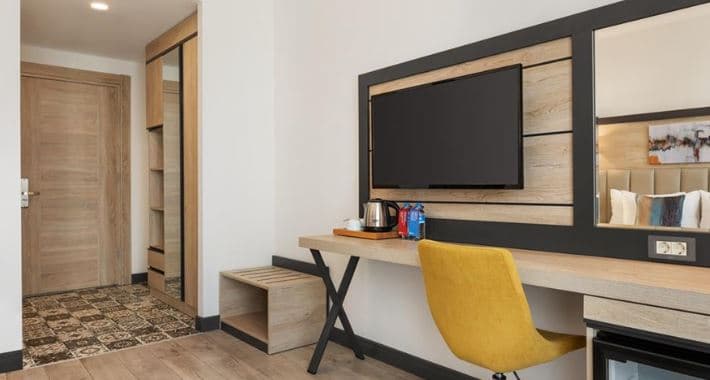 Deluxe Room 3