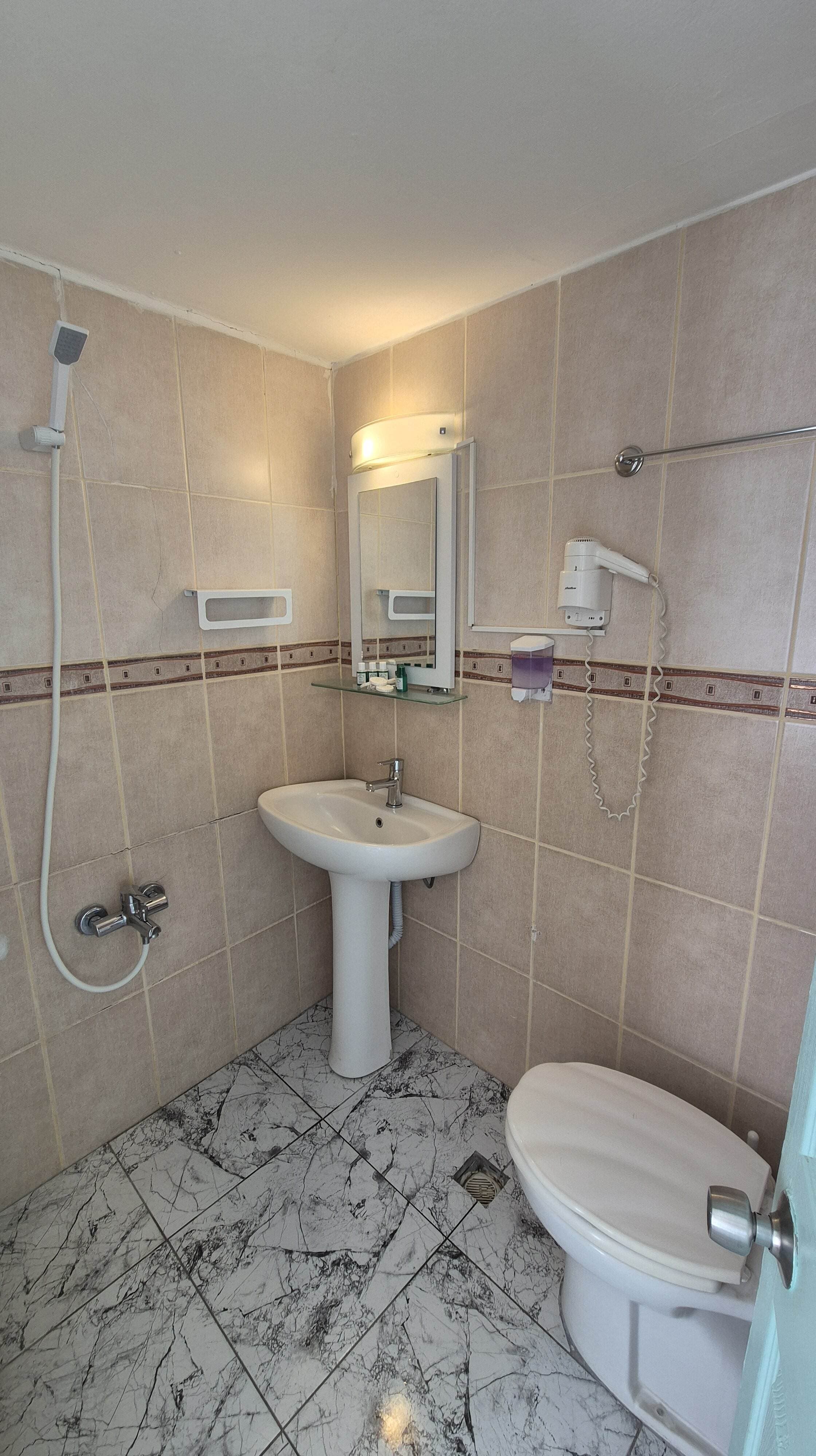 3 Kişilik Şehir Manzaralı - Balkonlu Aile Odası 4