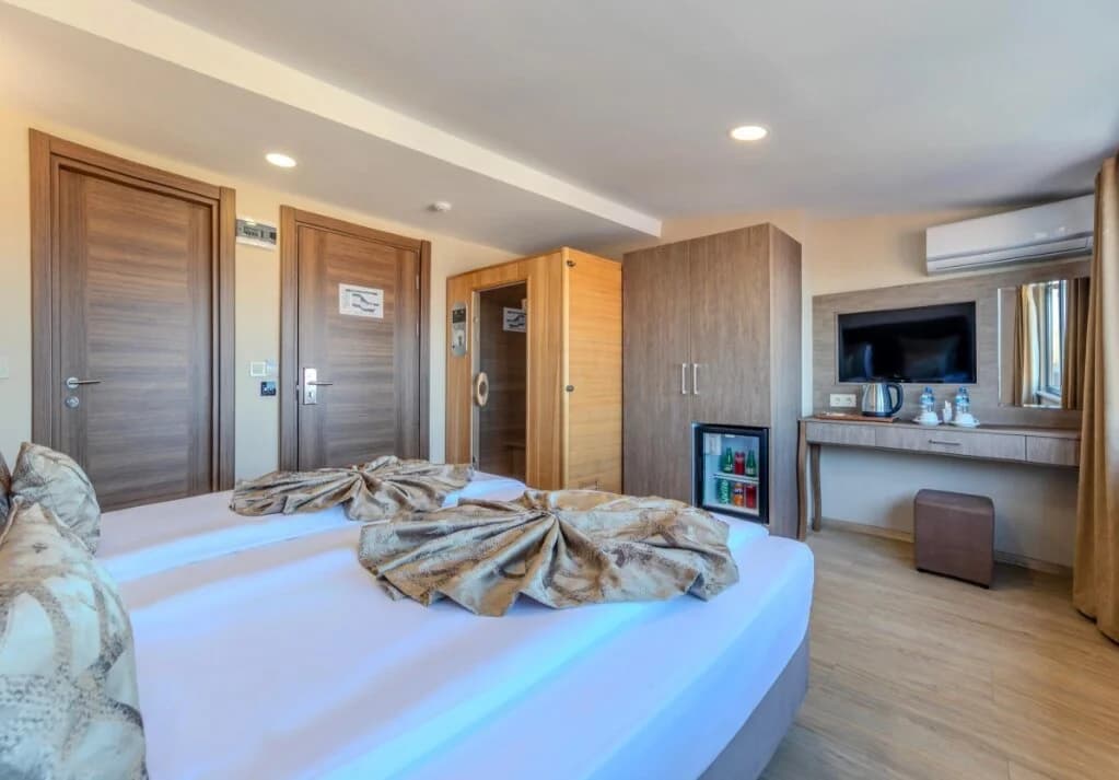 Deniz Manzaralı Oda 2