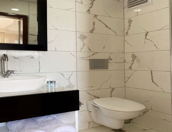 Tek Büyük Yataklı Deniz Manzaralı Oda 3