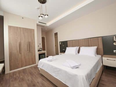 Deluxe Suite 2