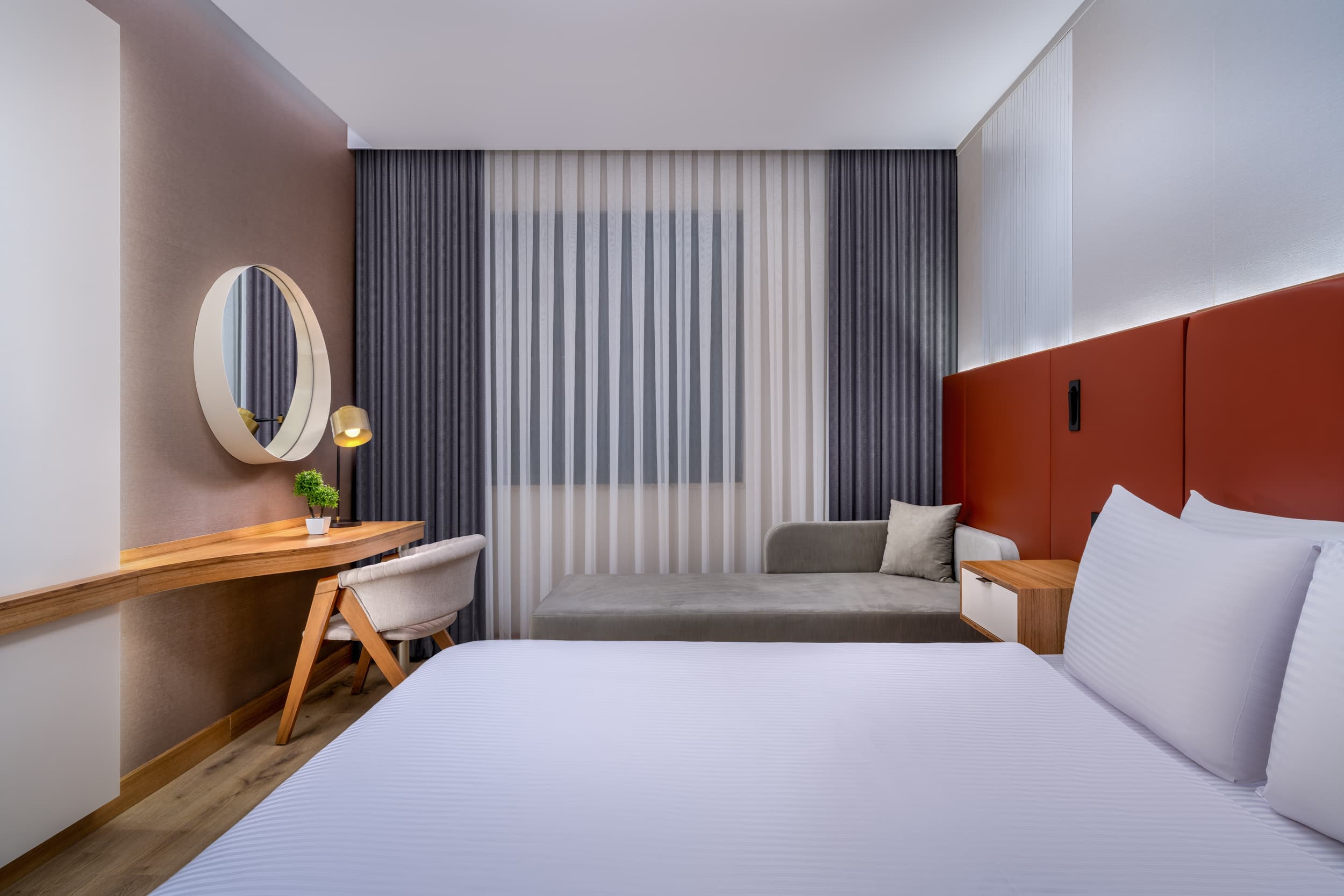 Superior Room	 4