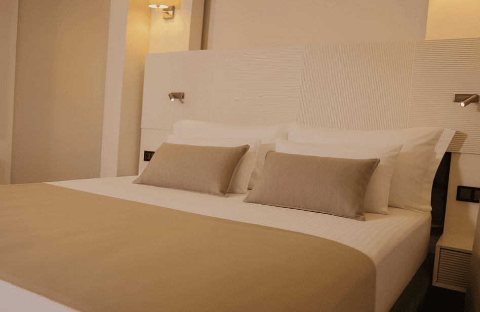 Economic Mitte Room 2