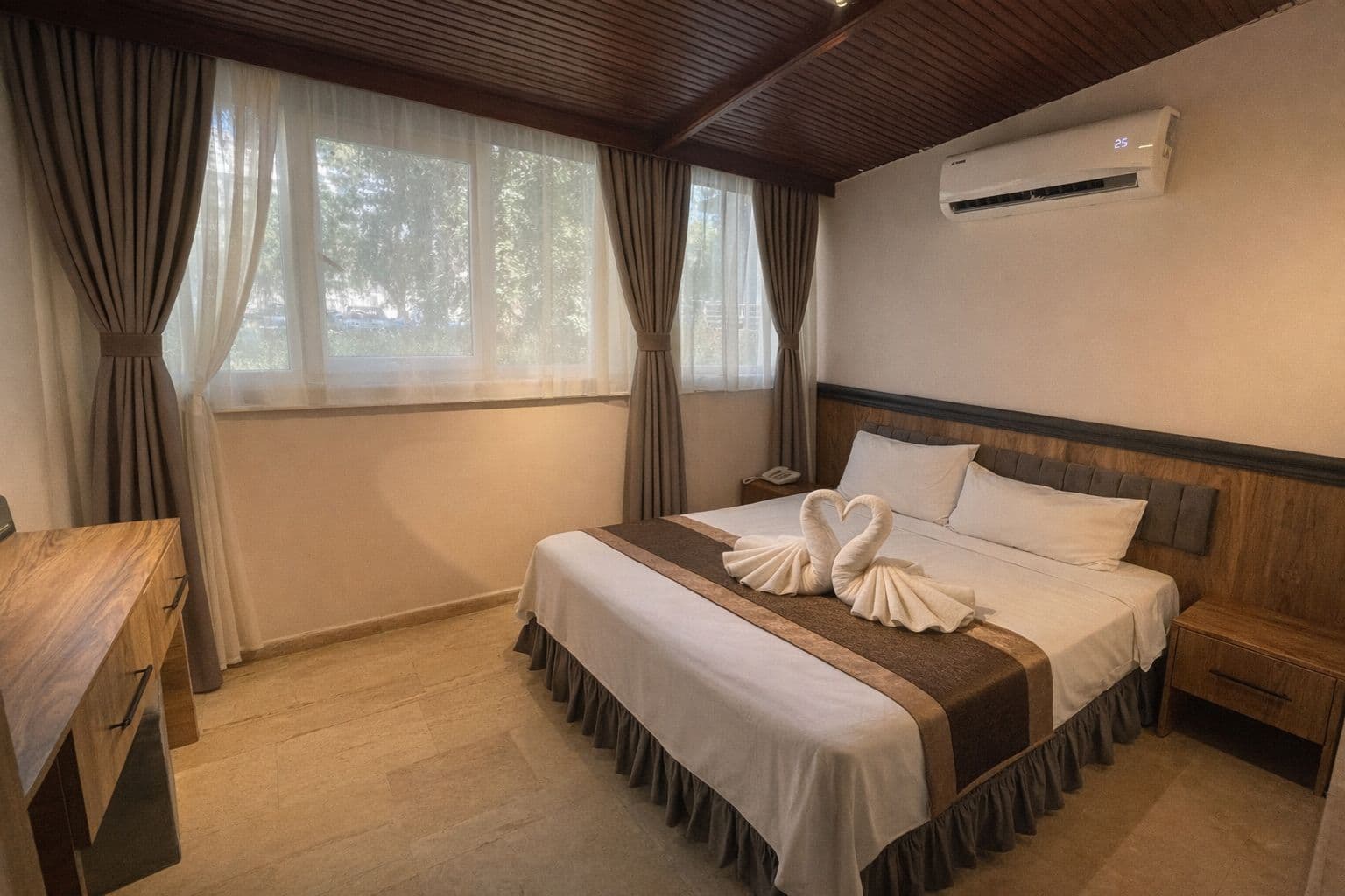 1 Büyük Yataklı Standart Oda 1