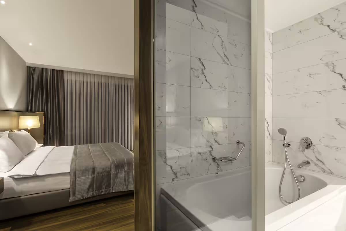 Junior Suite 4