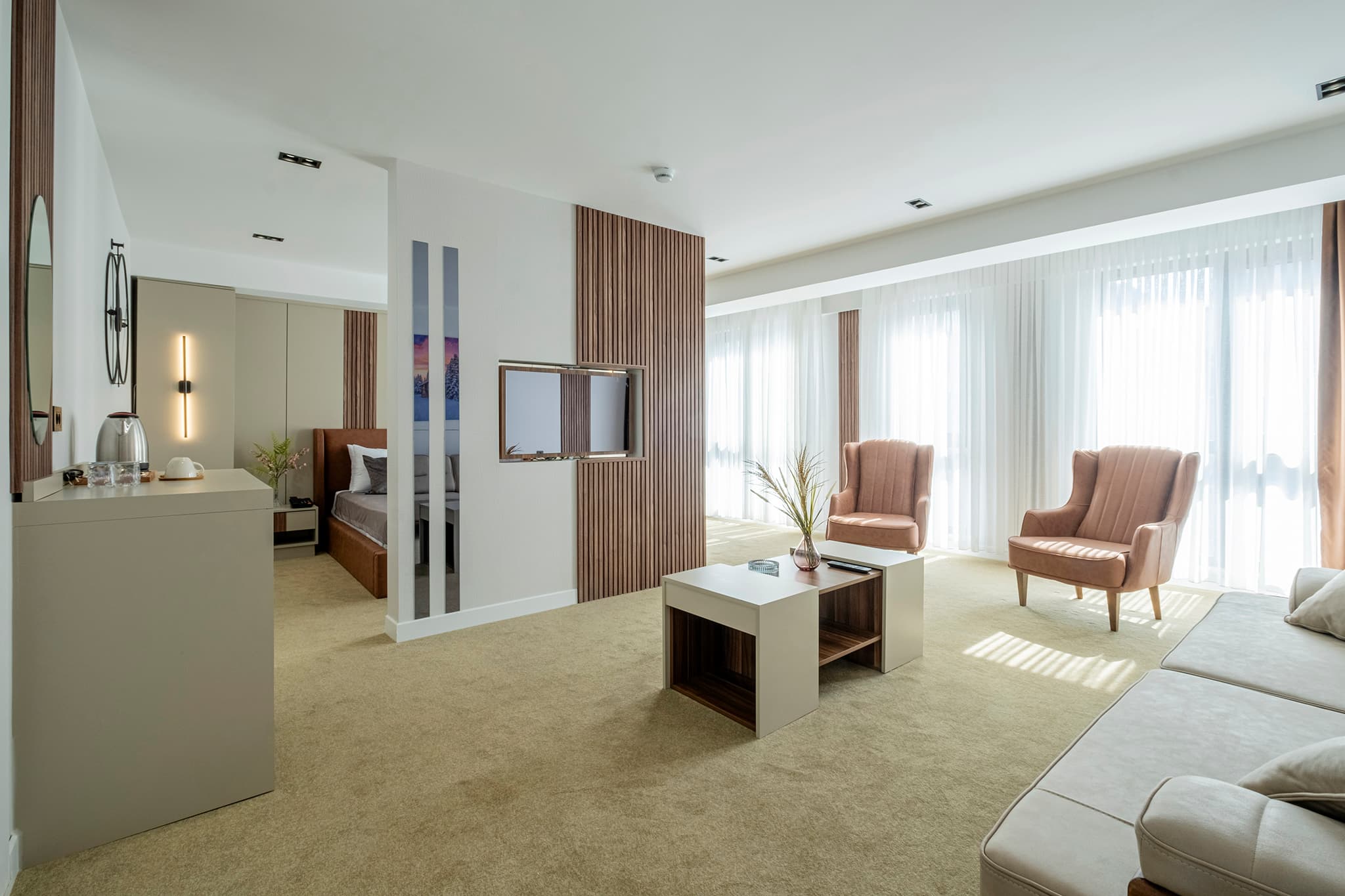 DELUXE SUPERIOR ROOM 3