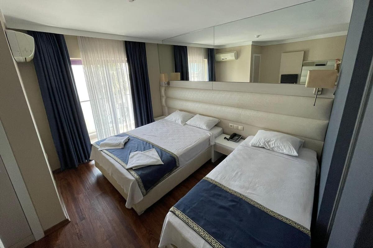 Triple Deniz Veya Havuz Manzaralı 3