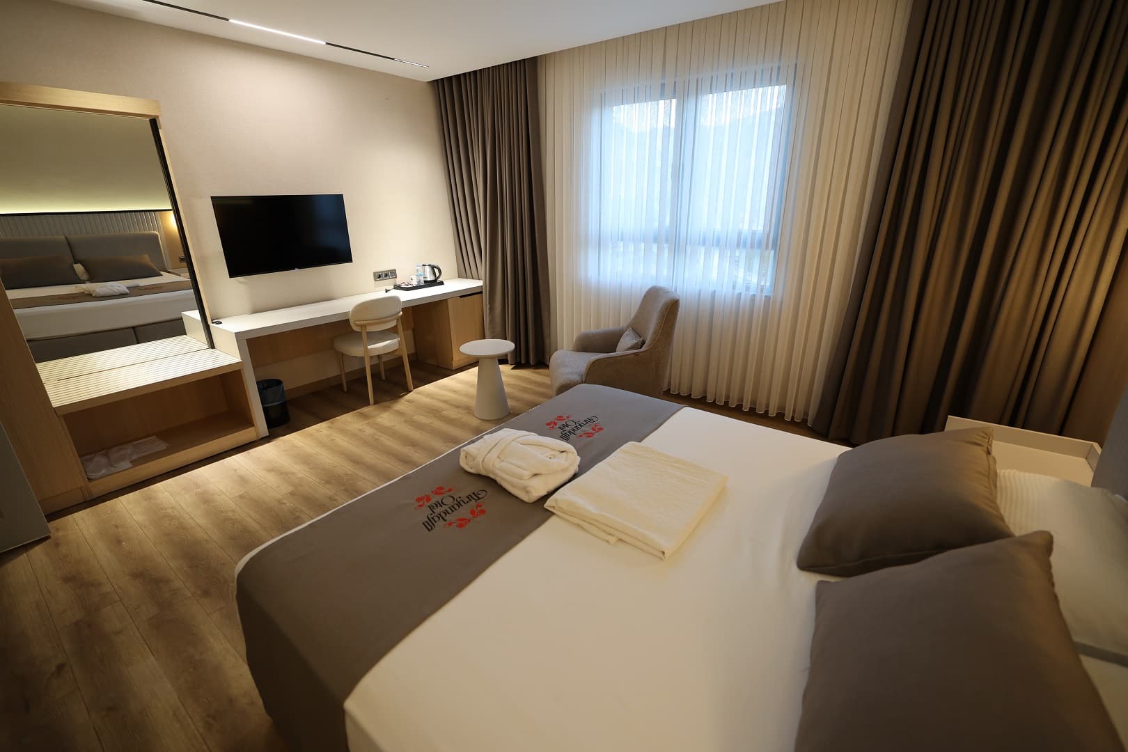 Deluxe Room 3