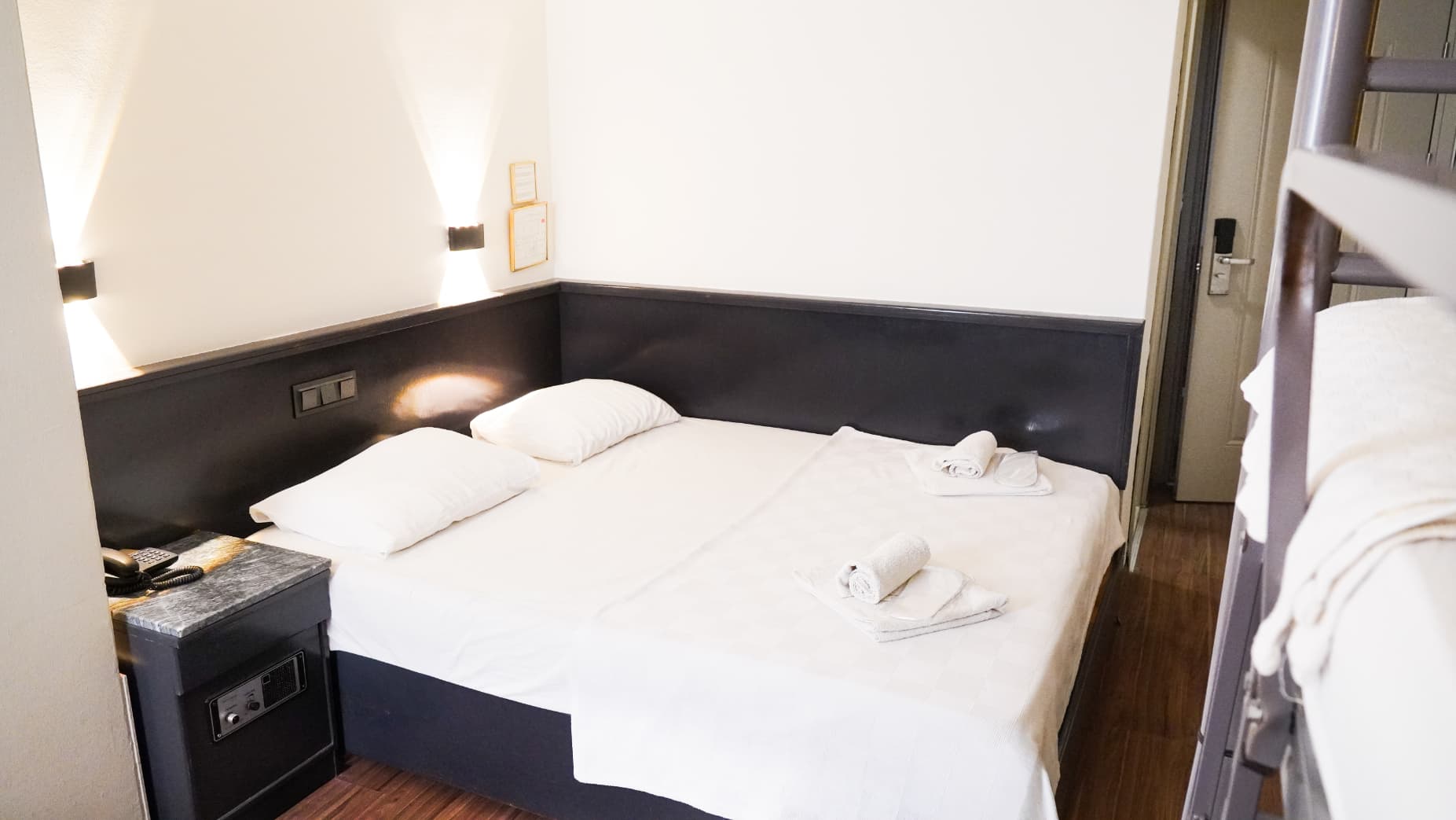 Standard Quadruple Room	 3