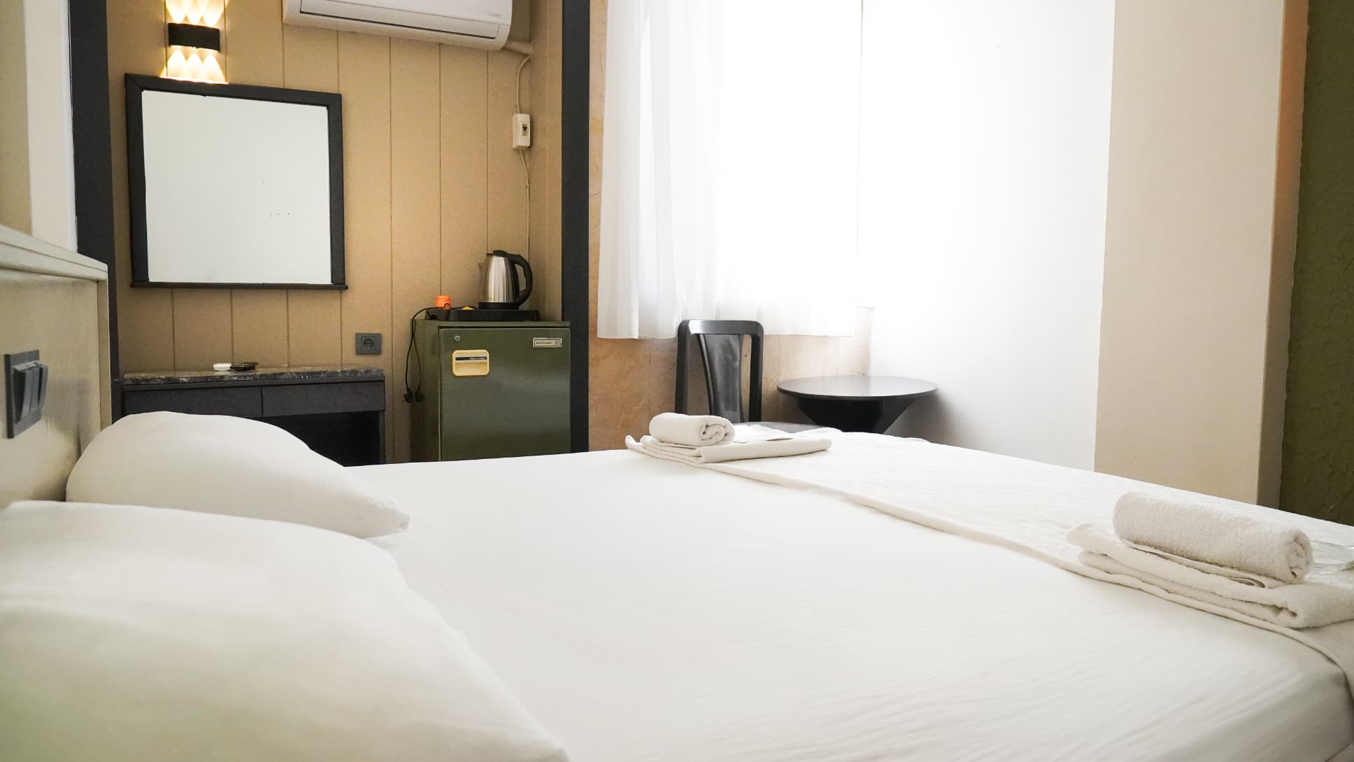 Standard Single Room	 1