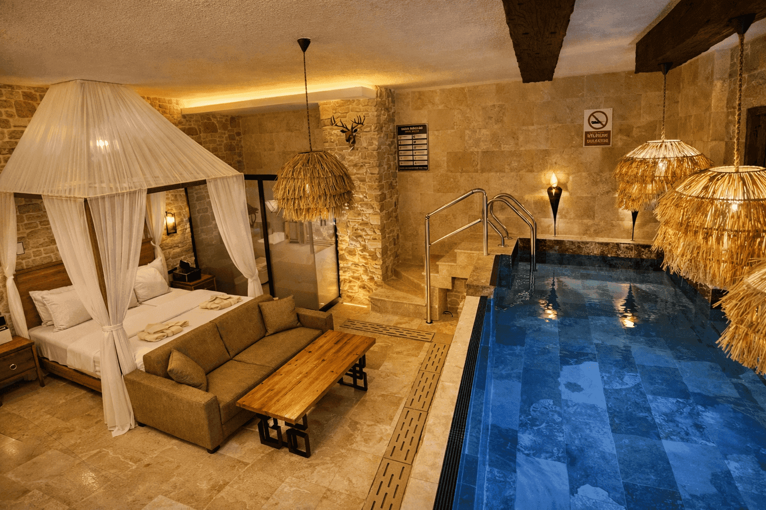 Cam Havuzlu Deluxe Oda(Oda ve Havuz Size Özel) 4