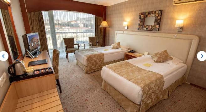 Twin Room City View 3