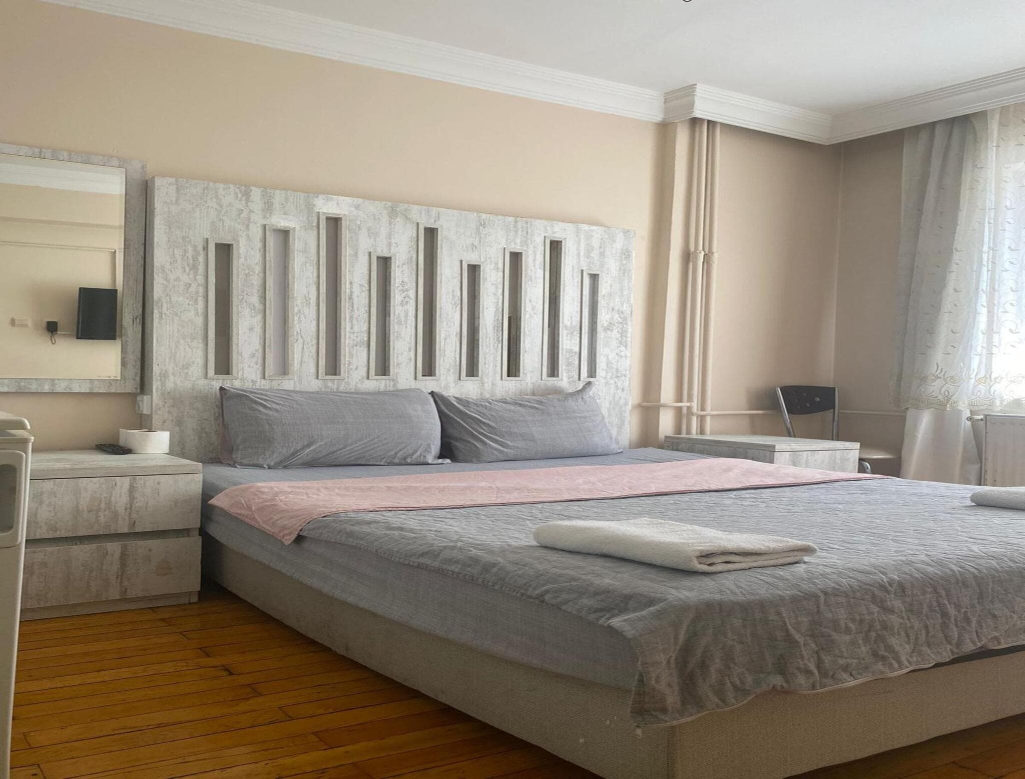 1+1 Aile Odası Kale Manzaralı Balkonlu 1