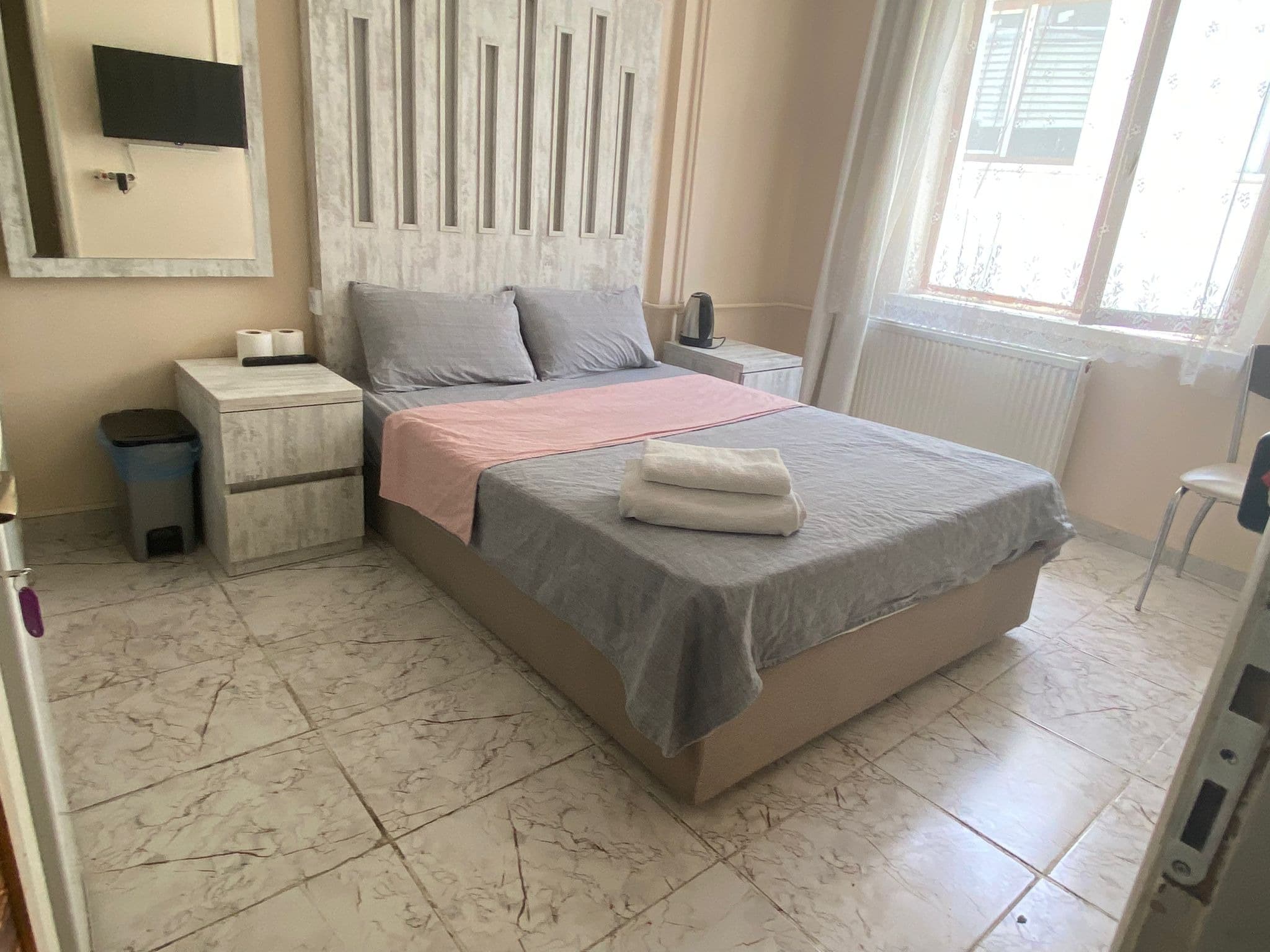 Standart Kale Manzaralı Balkonsuz Oda 1