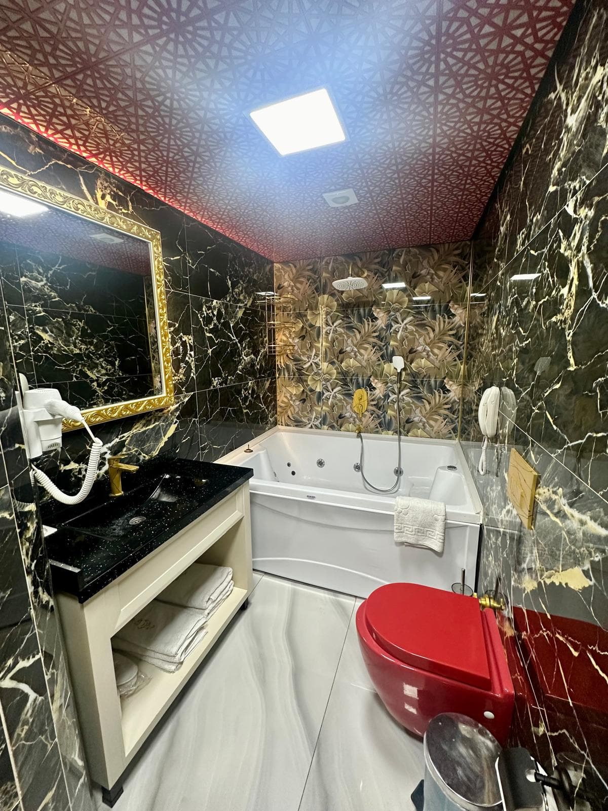 Deluxe Triple Jakuzili 3
