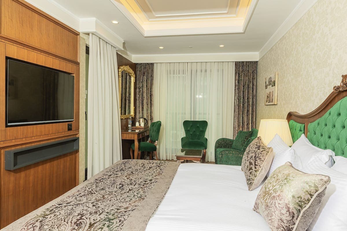 Deluxe Room 3