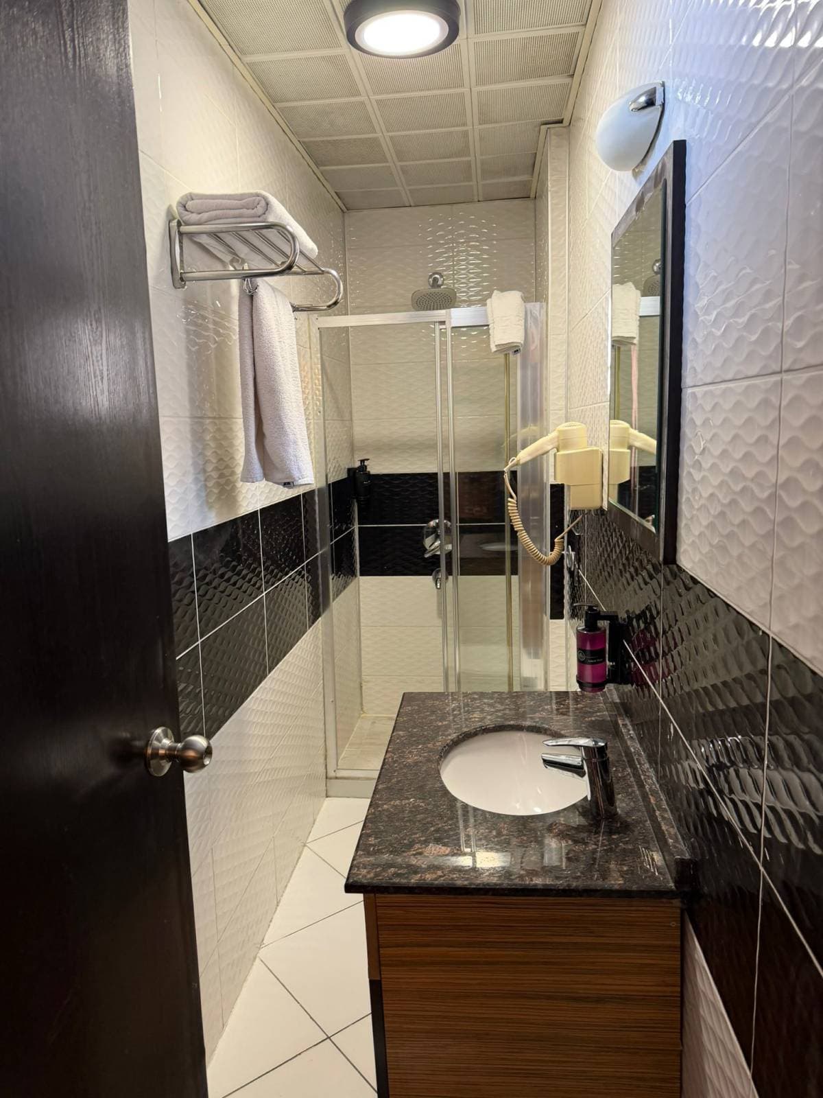 1 Çift Kişilik Yatak Standard 4