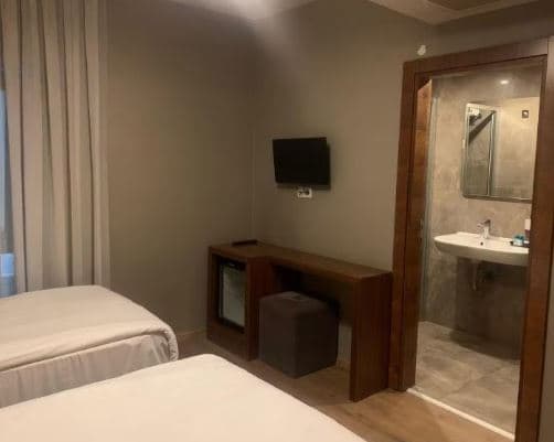 Classic Şehir Manzaralı Balkonsuz Oda 3