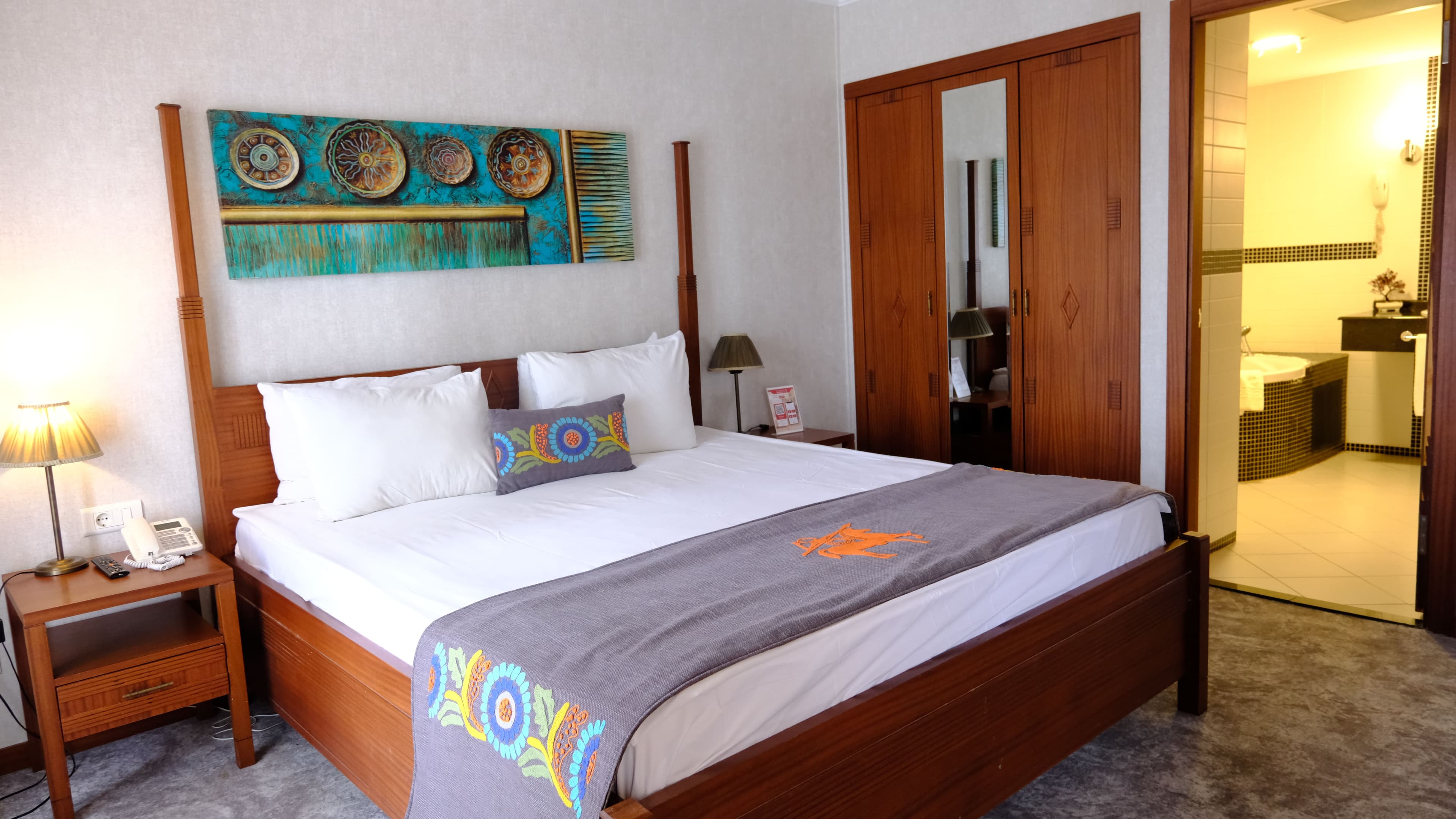 SUITE, ODA JAKUZİLİ 1