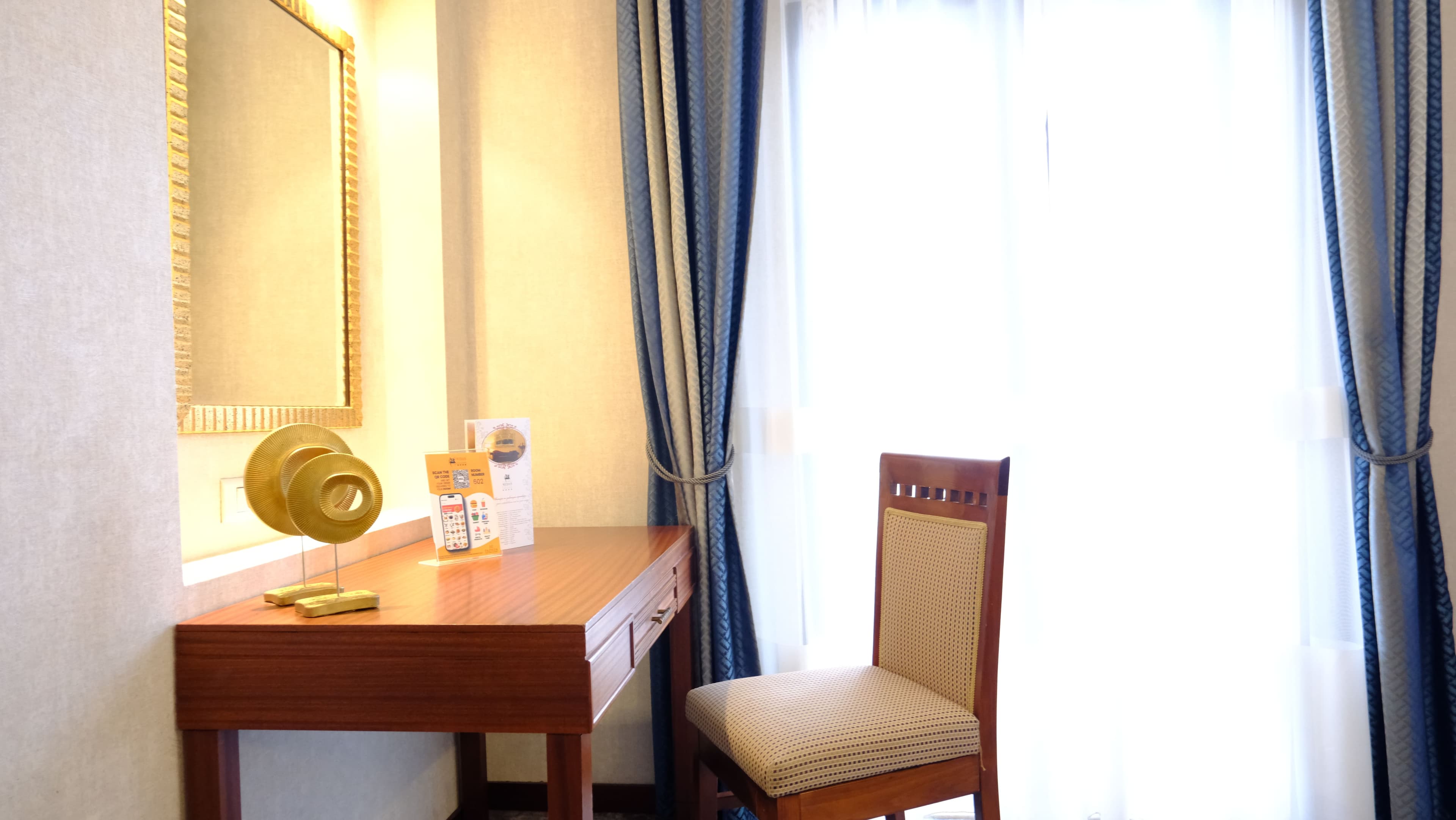 SUITE, ODA JAKUZİLİ 4