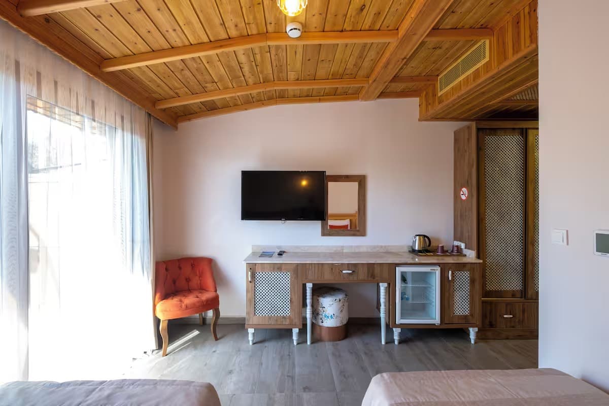 Queen, İki Tek Kişilik Yataklı 2