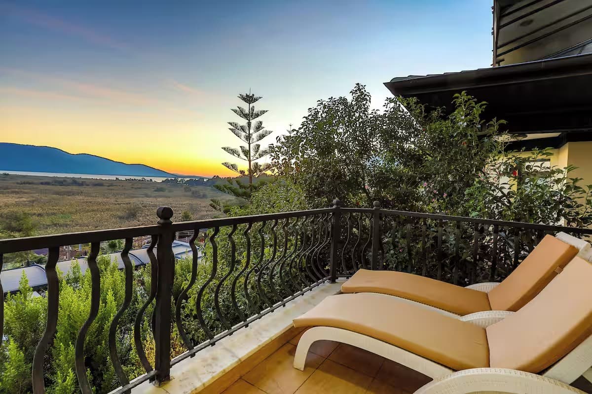 King Suite, Deniz Manzaralı, Jakuzili ve Balkonlu 3