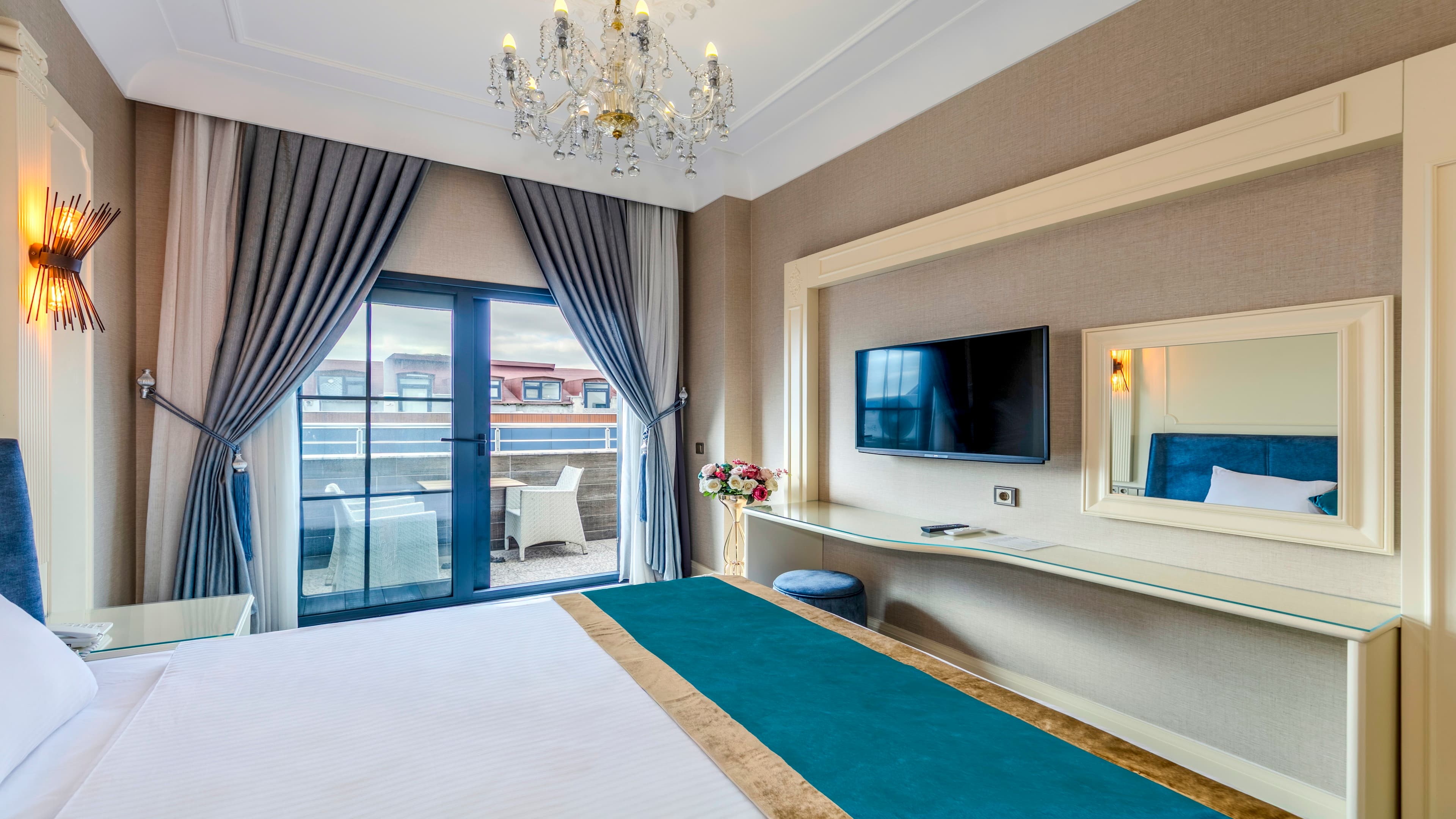 Deluxe Balkonlu İki Kişilik Oda 4