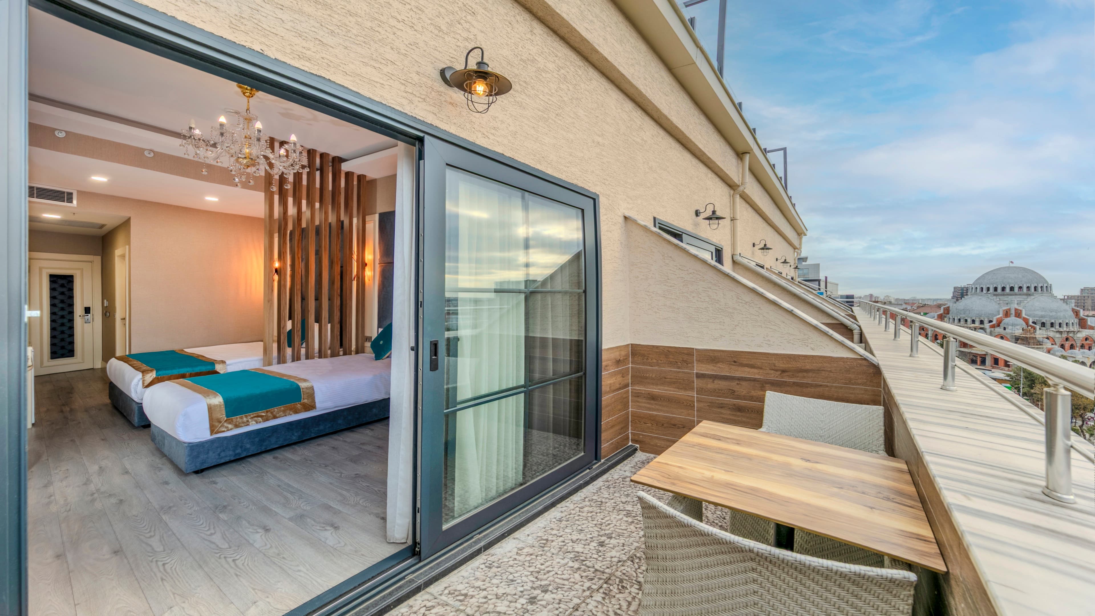 Deluxe Balkonlu Üç Kişilik Oda Oda 3